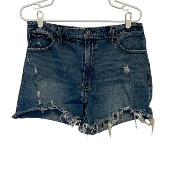 Abercrombie & Fitch Pants - Abercrombie & Fitch Women's The 4” Mom Short High Rise Size 12 Denim Distressed